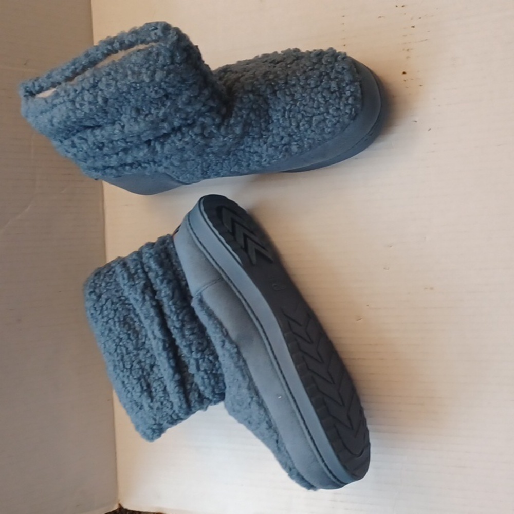 4/$60 New Blue Sherpa Slippers - Size 9-10